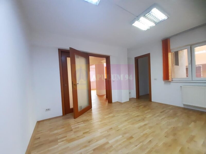 Casa P+1  la 5 minute de Metrou Piata Obor